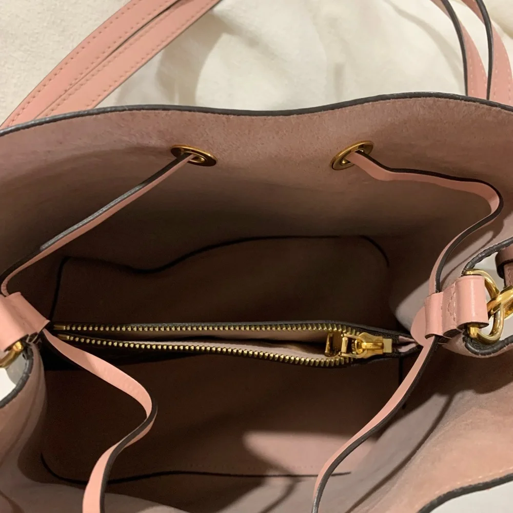 Louis Vuitton NeoNoe in Rose